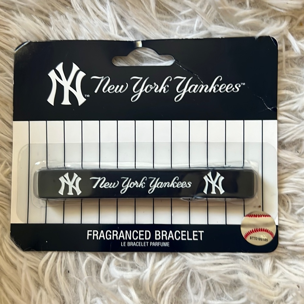 Yankees fragranced bracelet